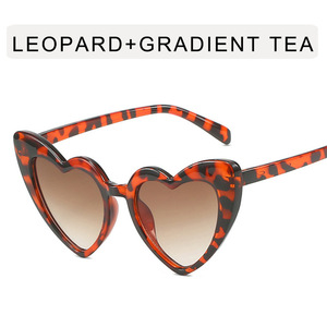 <span class=keywords><strong>2022</strong></span> <span class=keywords><strong>tendance</strong></span> grandes <span class=keywords><strong>lunettes</strong></span> de soleil UV400 <span class=keywords><strong>lunettes</strong></span> de soleil personnalisées pour enfants avec cadre rouge mode populaire rose blanc forme de coeur - Product Image 5