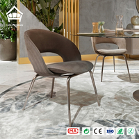 Table à manger ronde haut de gamme avec chaises, plateau en marbre et plateau tournant en verre fumé – Solution de mobilier de luxe sur mesure tout-en-un pour restaurants