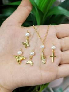 FM-JDN0883 <span class=keywords><strong>Collier</strong></span> à pendentif mini charms tendance pavé de CZ, charms en forme de papillon/<span class=keywords><strong>plume</strong></span>/croix, <span class=keywords><strong>collier</strong></span> de perles en gros - Product Image 1