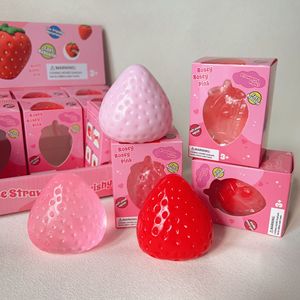 Jouet Squishy Géant Fraise, Jouet Sensoriel Anti-Stress Doux et Compressible en Forme de Fruit, Jouet Fidget Réaliste Fraise pour Enfants et Adultes - Product Image 4