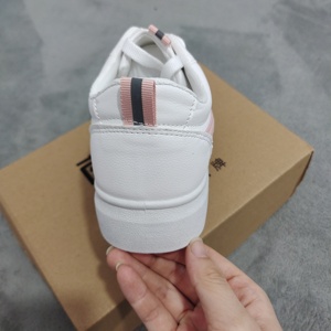 Lotes de Calzado Deportivo <span class=keywords><strong>para</strong></span> <span class=keywords><strong>Mujer</strong></span> al por Mayor, Calzado Deportivo Popular de Primavera y Otoño, <span class=keywords><strong>Zapatos</strong></span> Blancos - Product Image 4