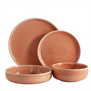 Services de vaisselle classiques en céramique réactive émaillée au four, surface subtilement mouchetée, résistants à la chaleur, teintes chaudes, pour usage domestique et en restauration - Product Image 1