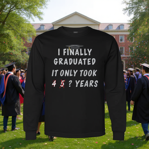 Ho finalmente ricevuto la maglietta a maniche lunghe con la scritta 'Class Of 2024 Graduation Gift' - Product Image 3