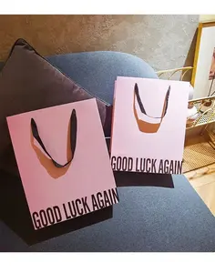 Индивидуальный логотип, модная розовая сумочка, утолщенный магазин высококачественной подарочной одежды, Высококачественная упаковка для бумажных пакетов