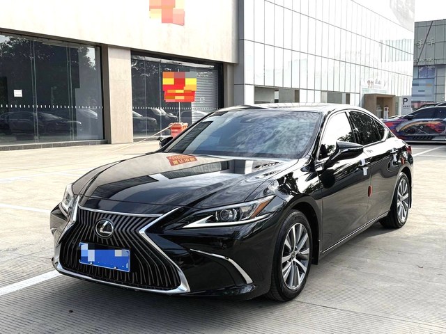 2018 User Car Lex ES 200H Hybrid Sedan Unveiled Used Car with Enriched Features and Low Fuel Consumption