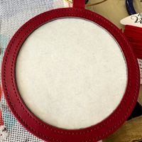 Ornement rond en cuir à finition aiguilletée avec pompon, facile à réaliser soi-même, en PU, breloque de sac tendance, accessoire cadeau