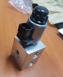 591389 นำเข้าปั๊มไฮดรอลิกและตัวควบคุมปั๊มไฮดรอลิก Dan-foss ของแท้ใหม่ - Product Image 3