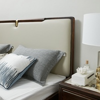 Ensemble de chambre à coucher d'hôtel de style américain par un producteur chinois Armoire et table de chevet avec design moderne Meubles en bois massif