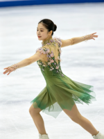 Robe de patinage artistique à col montant et manches longues, dégradé vert, ornée de fleurs 3D et de strass appliqués à la main, pour la compétition et les spectacles
