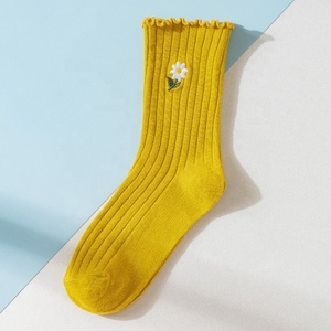 Tendance personnalisé chaud coloré fleur imprimé broderie longue chaussette fille mode mignon <span class=keywords><strong>fantaisie</strong></span> athlétique chaussettes femmes - Product Image 4