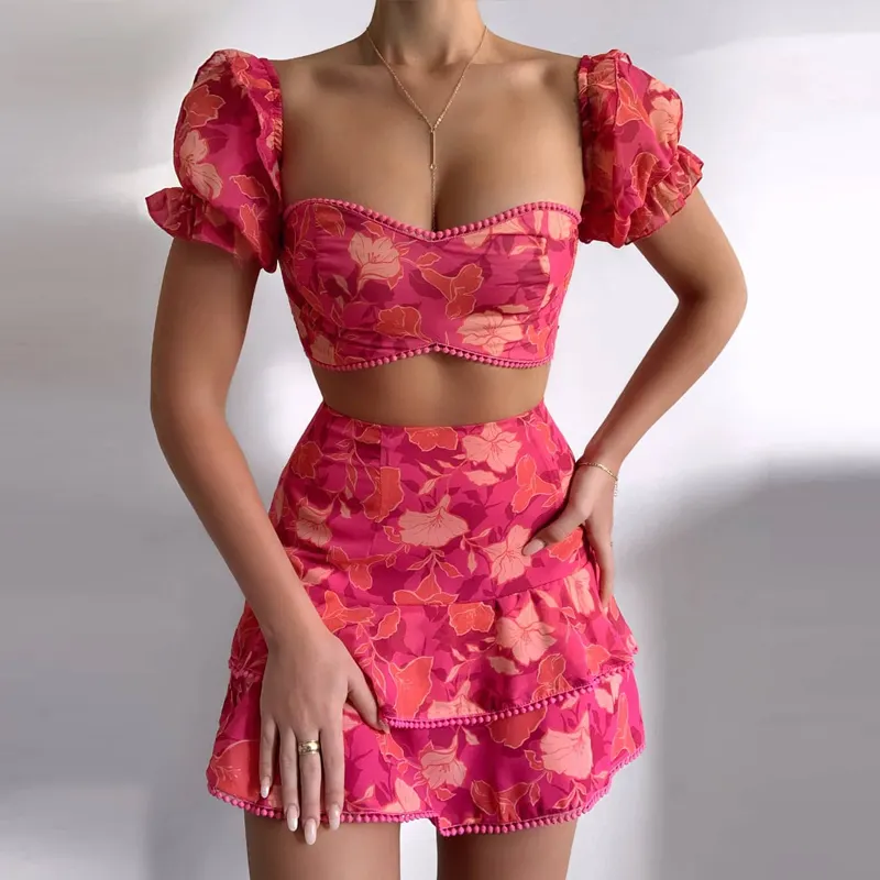 Gaun Merah Wanita Set Rok Rumbai & Atasan Rumbai Pom Motif Bunga