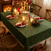 Nappe de Noël en polyester/coton, imprimé gaufré or, bord festonné, forme rectangulaire, lavable et réutilisable pour les fêtes à domicile