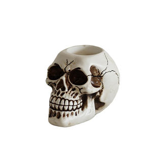 Candelabro Pequeño de Estilo Europeo Nuevo, Escultura Artística de Resina, Artesanía Folclórica, Decoración de Ambiente - Product Image 5