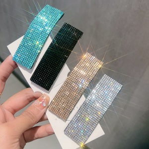 Venta al por mayor de fábrica Mujeres Rhinestone Snap Hair Clips Glitter Side Clip Crystal Horquillas - Product Image 1