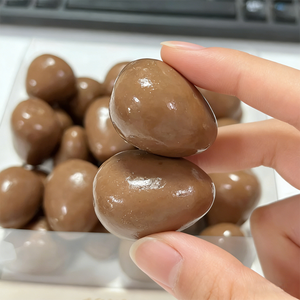 Fresas Liofilizadas Recubiertas de Chocolate Negro Halal OEM, Sabor a <span class=keywords><strong>Cacao</strong></span>, Snack de Fruta Crujiente, Sabor Agridulce, Chocolates al por Mayor - Product Image 2