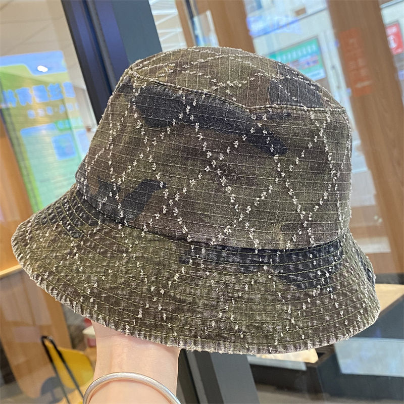 สีเทาเข้ม