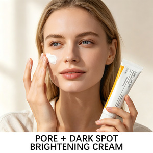 Crema Schiarente con Acido Tranexamico 5% e Niacinamide 5%, Crema Viso Idratante e Riparatrice per Macchie Scure con Ceramidi - Product Image 3