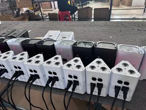 IR4 Mini <span class=keywords><strong>4x12W</strong></span> Dễ sử dụng đèn sân khấu Wi-Fi UV rgbwa không dây DMX LED phẳng <span class=keywords><strong>Par</strong></span> ánh sáng chạy bằng pin di chuyển đầu cho khách sạn - Product Image 6