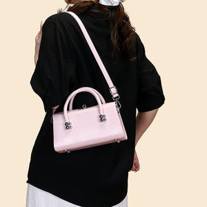 Sacs à main minimalistes, sacs à main en PU à forme fixe, et sacs à bandoulière. 8846 - Product Image 6