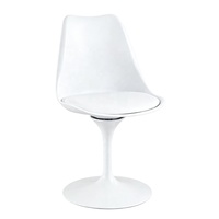 Chaise de salle à manger en polypropylène monobloc spéciale et stable, chaises de salle à manger de luxe avec pieds en métal