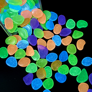 Decoración <span class=keywords><strong>de</strong></span> resina artificial para acuario, piedra fluorescente que brilla en la oscuridad, superbrillante y colorida, piedra luminosa para paisaje acuático - Product Image 1