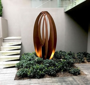 Grande sculpture lumineuse en acier Corten, vase floral creux sur mesure, lampe statue extérieure en acier Corten - Product Image 4