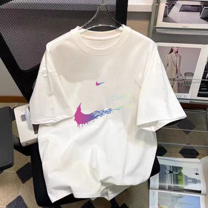 Camiseta Unisex con Símbolo de Carga Minimalista, Estilo Urbano Color Pop - Product Image 3