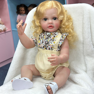 Une poupée en réincarnation avec une jupe et de longs cheveux, une simulation exquise d'une petite fille accompagnant la poupée. - Product Image 5