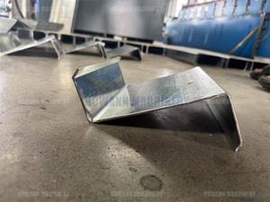 Máquina Perfiladora de Rollos de Acero para Perfiles <span class=keywords><strong>C</strong></span> y Z, Máquina de Fabricación de Perfiles en Frío para Estructuras de Canal CZ - Product Image 5