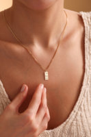 Collier personnalisé avec date en acier inoxydable, pendentif rectangulaire vertical, bijoux personnalisés avec date, chaîne en boîte, vente en gros pour femmes