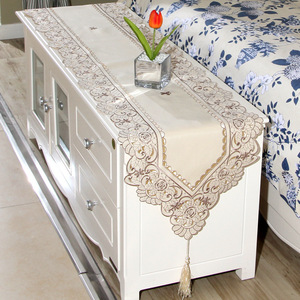 <span class=keywords><strong>Style</strong></span> Jacquard Applique Cutwork Brodé Floral <span class=keywords><strong>De</strong></span> Luxe Chemins <span class=keywords><strong>De</strong></span> <span class=keywords><strong>Table</strong></span> pour Pays En Plein Air Fête <span class=keywords><strong>De</strong></span> Mariage Décorations <span class=keywords><strong>De</strong></span> Vacances - Product Image 5