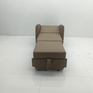 เก้าอี้โรงพยาบาลเคเม่ิง ที่วางแขนหนัง พร้อมล้อเลื่อน สำหรับผู้ใหญ่ - Product Image 4
