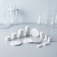 Élément filtrant auto-scellant en UHMWPE fritté, scellage instantané à la contact avec l'eau