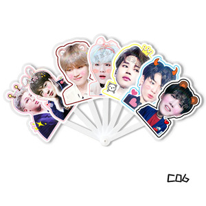 Abanico Plegable de PVC de los Ídolos de Kpop Jhope y <span class=keywords><strong>Jimin</strong></span>, Diseño de Dibujos Animados, Bonito Abanico de Plástico Plegable, Artículos de Verano, Regalo para Fans de Jin, V, RM, <span class=keywords><strong>Jimin</strong></span> y Suga - Product Image 6