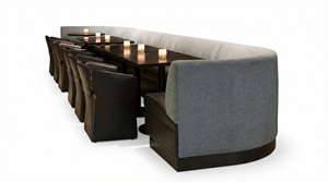 Juego de Mesa Alta y Taburetes de Bar Modernos de Madera Maciza con Respaldo de Escalera y Tapicería Ignífuga para Restaurantes Comerciales, Pubs, Boutiques y Hoteles - Product Image 6