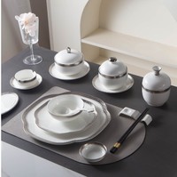 Service de table en porcelaine fine, blanc, bord ondulé, bande argentée, vaisselle de luxe, assiette de service, bol à soupe, tasse à thé pour hôtel, restaurant, maison