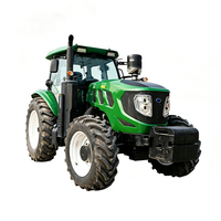 Tracteur agricole 4x4 CE 25-200 CV avec vanne multidirectionnelle pour l'attache polyvalente d'outils