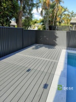 Planches de terrasse en composite bois-plastique antidérapantes et imperméables au design contemporain, garantie 5 ans pour les projets extérieurs