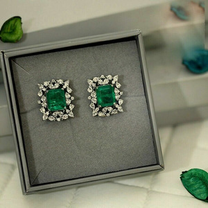 Eleganti Orecchini a Perno Quadrati Verdi per Donne, Accessori per Orecchie Geometrici per Uso Quotidiano - Product Image 2