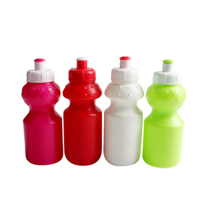 Botella de agua con forma de corazón Chuncheng de 350 ml, taza portátil de plástico para niños para uso en exteriores. - Product Image 3