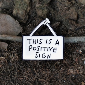 Broche <span class=keywords><strong>de</strong></span> cartel con cita personalizada, paquete Simple, sombrero, Pin esmaltado, letra, solapa, regalo <span class=keywords><strong>de</strong></span> joyería, insignia personalizada, Pin con emblema - Product Image 5