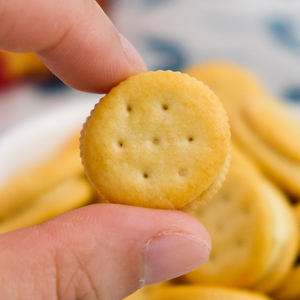 Biscotti Sandwich Mini H-Biscuit al Cioccolato e Formaggio 41g Confezione - Ricchi di Zucchero, Texture Semi-Morbida, Pronti da Mangiare - Product Image 5