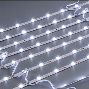 Tira de Luz LED de Color Blanco Cálido Personalizable de 3500K, 12V, Regulable con Control Remoto, Clasificación IP20, para Fiestas, Escenarios, Techos del Hogar - Product Image 1