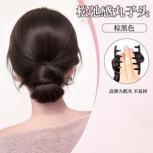 Peluca de moño bajo con clip, cabello realista, peinado relajado y voluminoso para mujer - Product Image 6