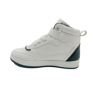 أحذية رياضية جديدة عالية الرقبة لعام 2026 من الجلد الأبيض، أحذية تزلج كاجوال مع حزام فيلكرو، تصنيع مباشر من المصنع، تصميم حسب الطلب مع شعار مخصص - Product Image 4