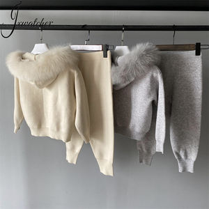 Conjunto De Punto De 2 Piezas Para Niños De Lujo Con Suéter Y Pantalón Holgados De Invierno Y Cuello De Piel De Zorro Real Con Capucha Personalizado Y Suave - Product Image 1