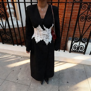 AIMEISI ファッションレース刺繍パッチワークロングレディーストレンチコートコントラストカラーエレガントレディースコート - Product Image 1