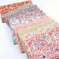 Tissu satiné imprimé numérique à motif floral dégradé RTS 75 g/m² - Faible quantité minimale de commande pour robe et foulard