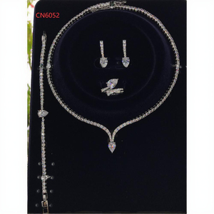 Élégant grand vert clair goutte d'eau CZ cristal collier boucles d'oreilles femmes Costume de fête de mariage pour fiançailles affaires de mariée - Product Image 4