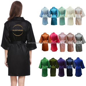 Batas de Seda de Lujo Tipo Kimono con Estampado, Bordado y Pedrería OEM, con Logotipo Personalizado para Mujer, Ropa de Dormir de Satén para <span class=keywords><strong>Novia</strong></span>, SPA y Belleza - Product Image 1